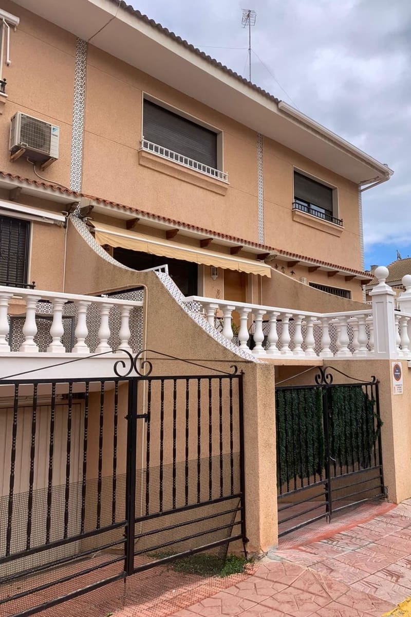 4 bedroom Townhouse for sale in Guardamar del Segura - € 272,000 (Ref: 9626526)
