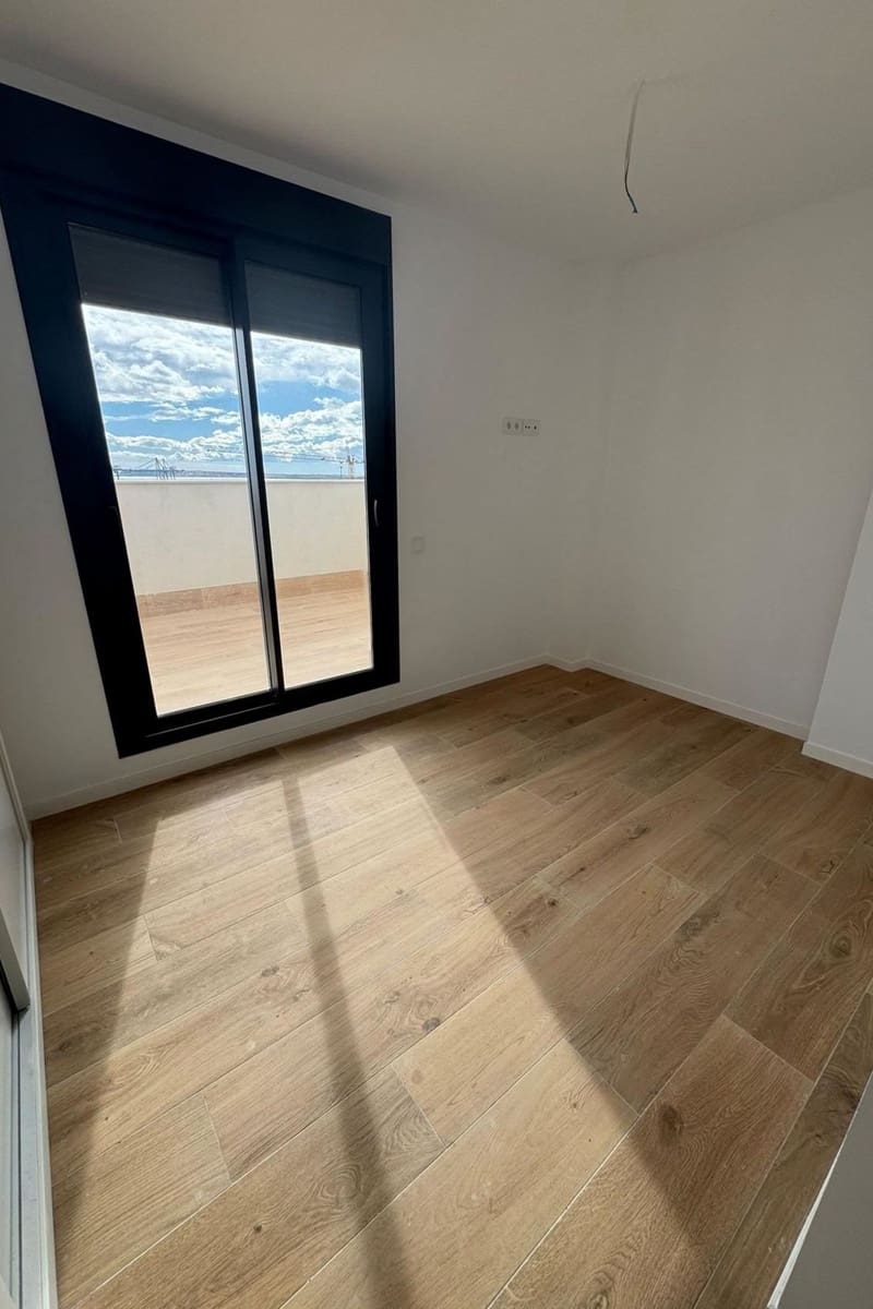 3 bedroom Apartment for sale in Alicante / Alacant city with pool - € 499,000 (Ref: 9626529)