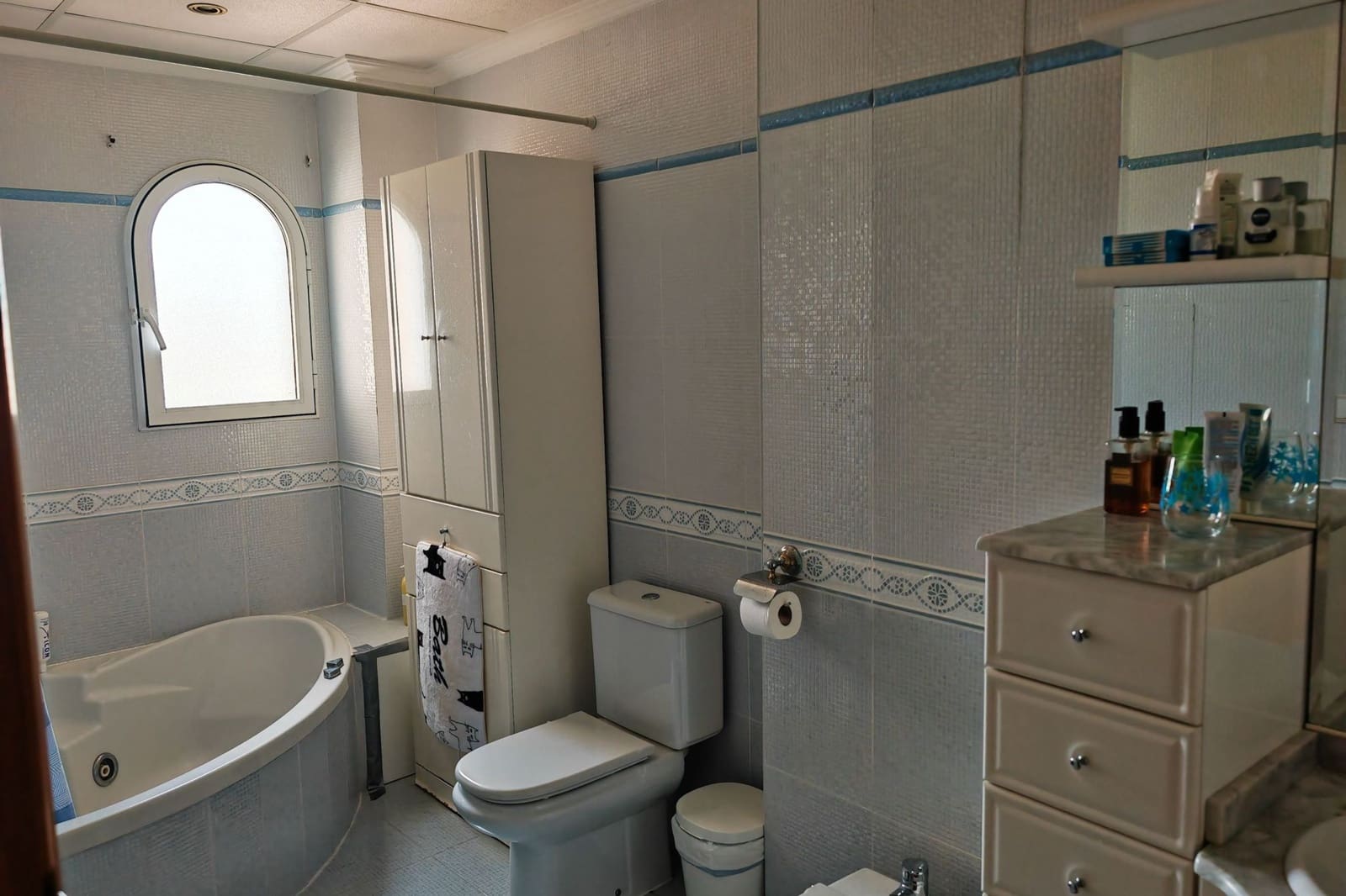 3 bedroom Villa for sale in Torrevieja with pool - € 560,000 (Ref: 9631405)