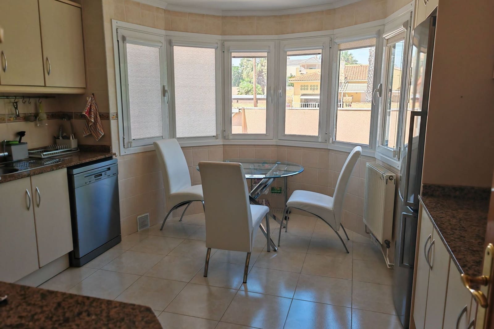 3 bedroom Villa for sale in Torrevieja with pool - € 560,000 (Ref: 9631405)