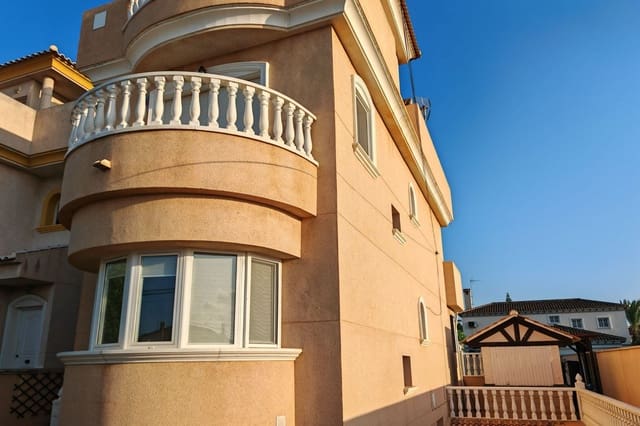 3 bedroom Villa for sale in El Molino, Torrevieja with pool - € 560,000 (Ref: 9631405)