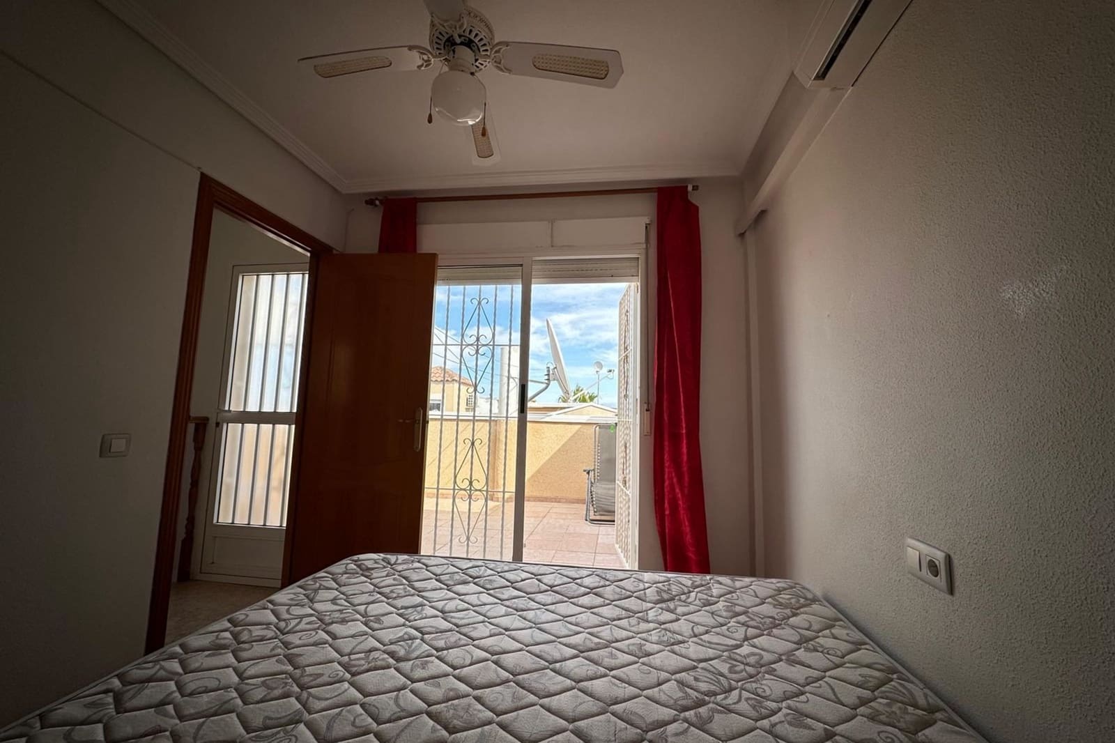 3 slaapkamer Huis te koop in Orihuela Costa met zwembad - € 249.000 (Ref: 9642957)