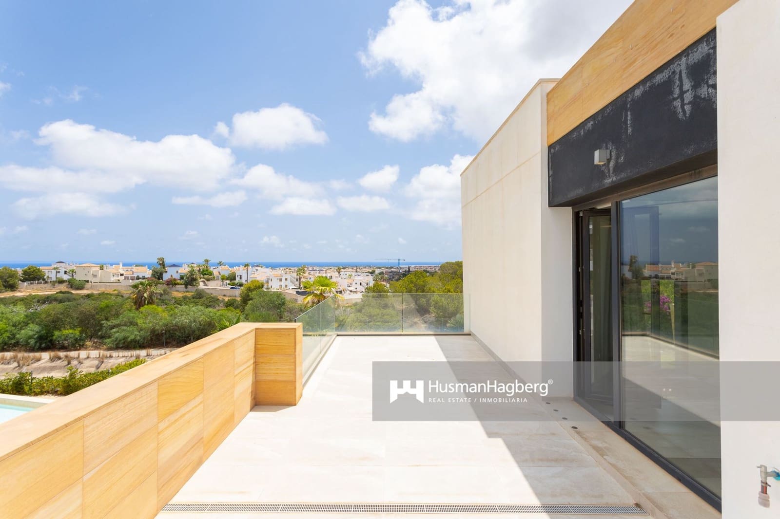 5 soveværelse Villa til salg i Villamartin med swimmingpool - € 1.295.000 (Ref: 9642958)