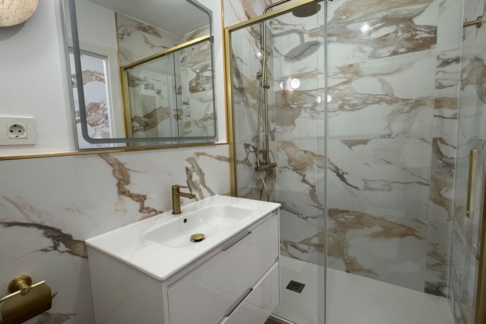 2 bedroom Apartment for sale in Punta Prima with pool - € 269,000 (Ref: 9665292)