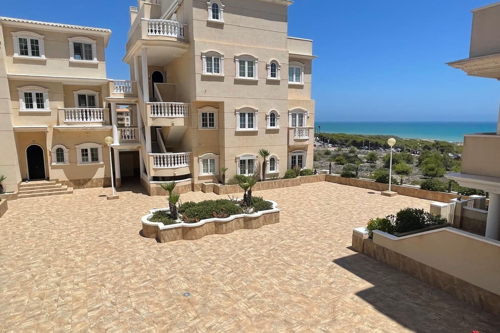 2 slaapkamer Appartement te koop in Campoamor met zwembad - € 260.000 (Ref: 9685565)
