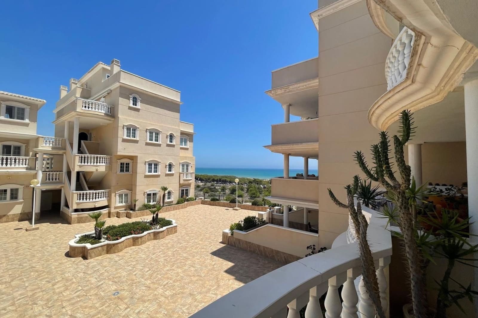 2 slaapkamer Appartement te koop in Campoamor met zwembad - € 260.000 (Ref: 9685565)