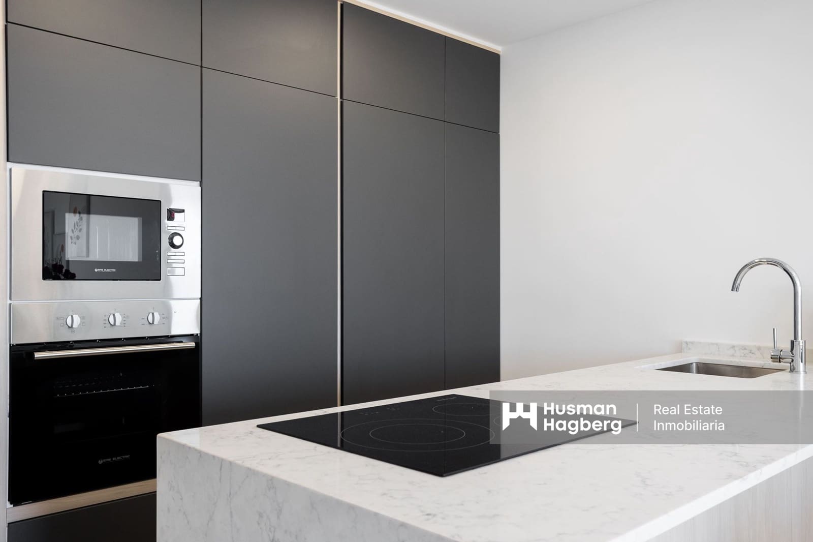 2 bedroom Apartment for sale in Playa Flamenca with pool - € 549,000 (Ref: 9687618)