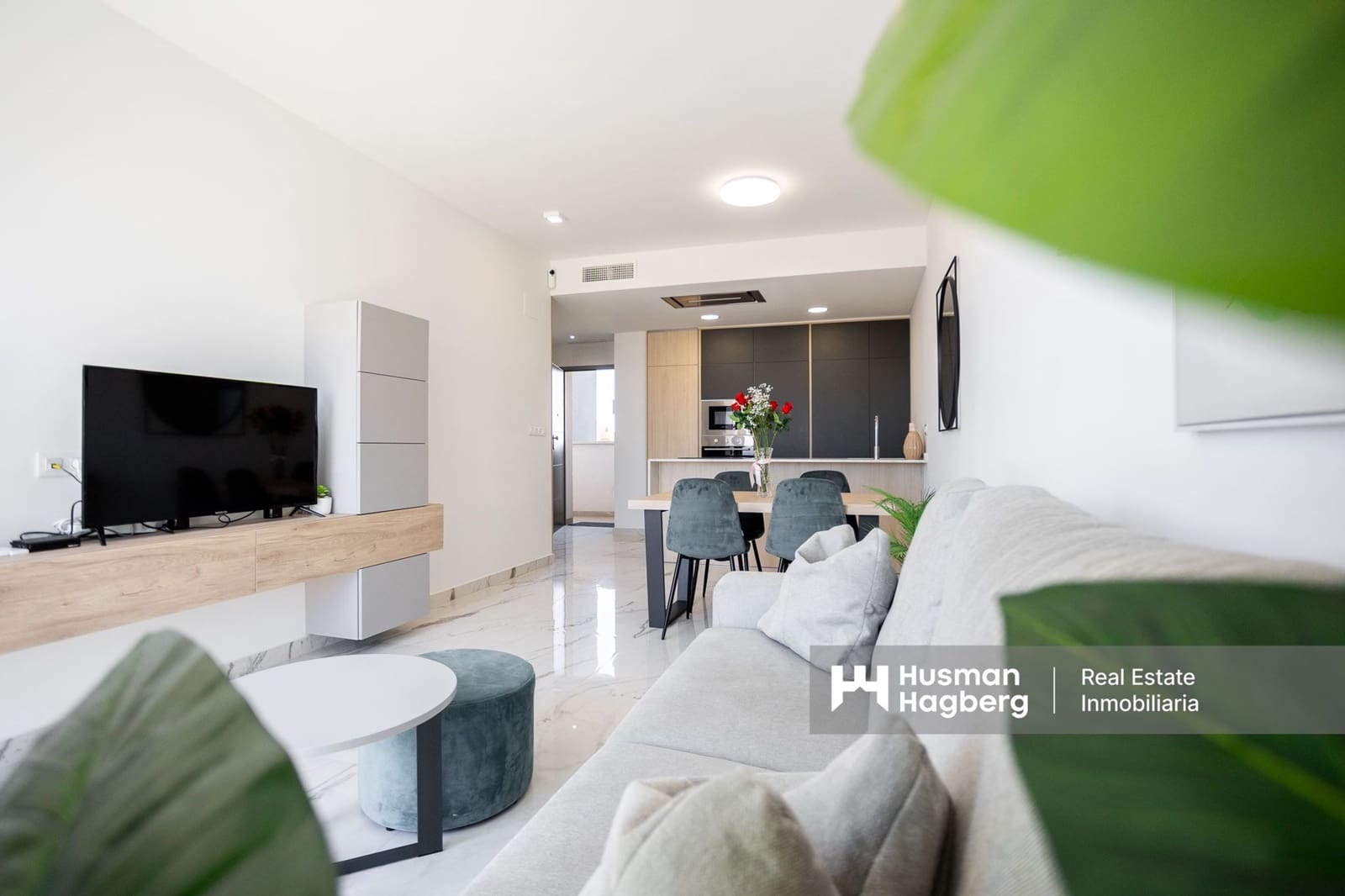 2 bedroom Apartment for sale in Playa Flamenca with pool - € 549,000 (Ref: 9687618)