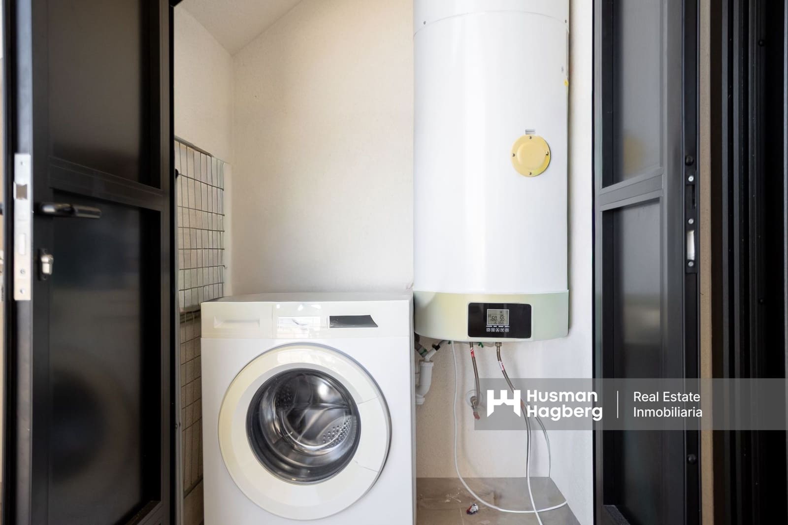 2 bedroom Apartment for sale in Playa Flamenca with pool - € 549,000 (Ref: 9687618)