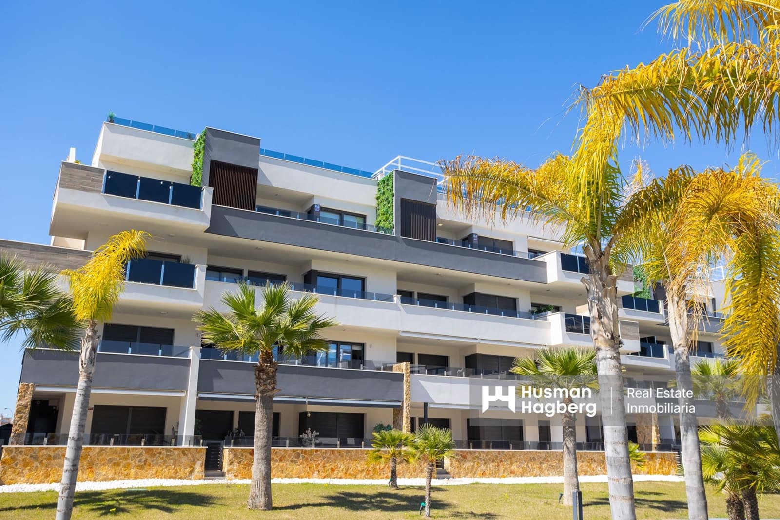 2 bedroom Apartment for sale in Playa Flamenca with pool - € 549,000 (Ref: 9687618)