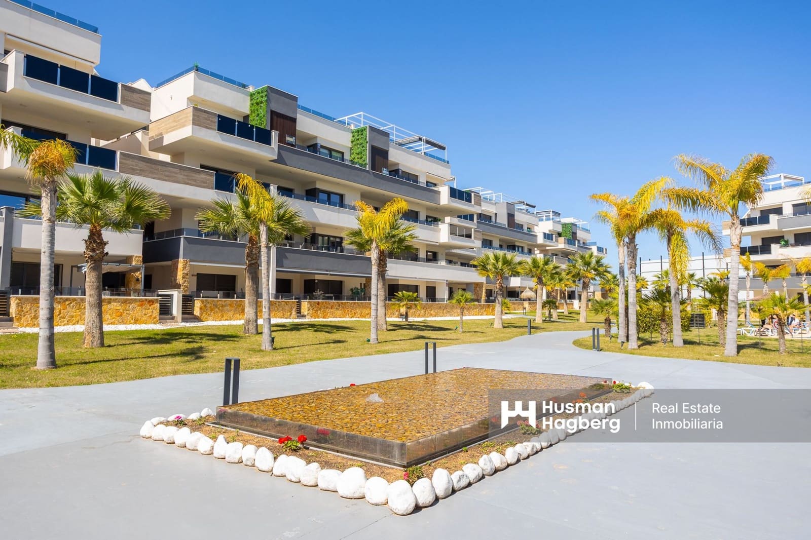 2 bedroom Apartment for sale in Playa Flamenca with pool - € 549,000 (Ref: 9687618)