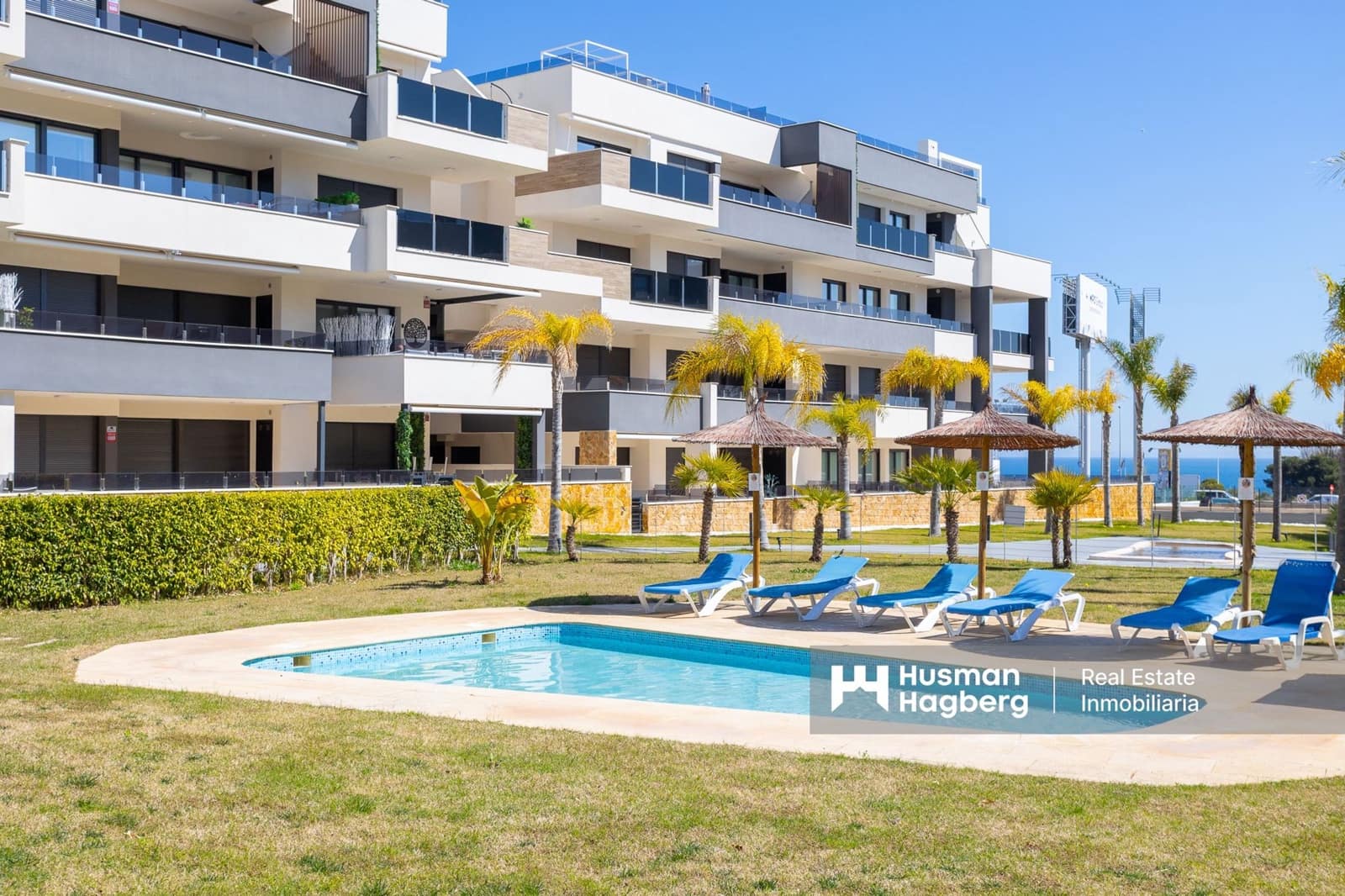 2 bedroom Apartment for sale in Playa Flamenca with pool - € 549,000 (Ref: 9687618)