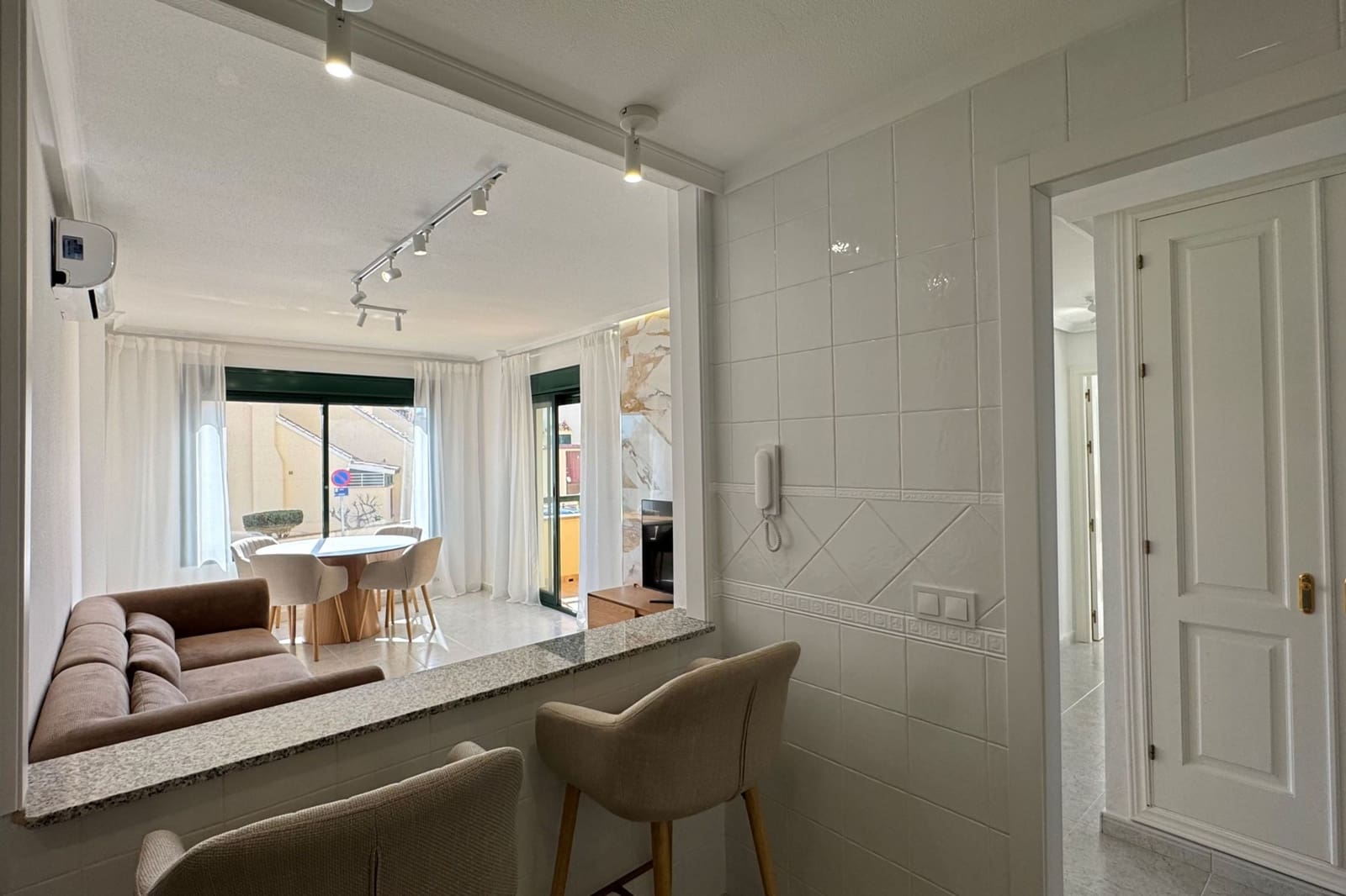 2 bedroom Apartment for sale in Villamartin with pool - € 249,000 (Ref: 9723827)