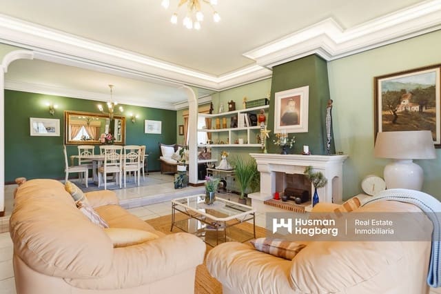 Chalet de 6 habitaciones en Cañada del Molino, Torrevieja en venta con piscina - 950.000 € (Ref: 9731223)