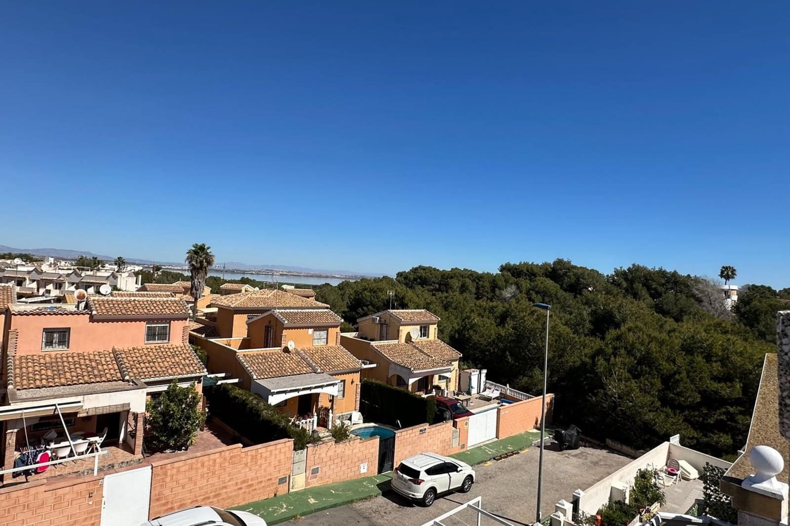 2 makuuhuone Omakotitalo myytävänä paikassa Los Balcones mukana uima-altaan - 199 900 € (Ref: 9748377)