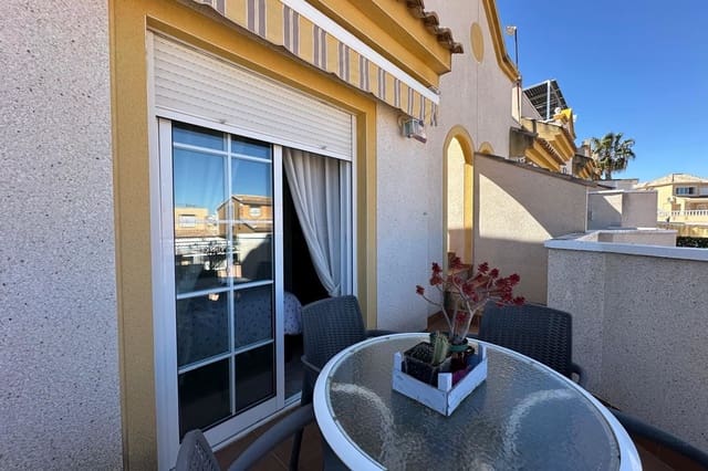 2 makuuhuone Omakotitalo myytävänä paikassa Los Balcones mukana uima-altaan - 199 900 € (Ref: 9748377)