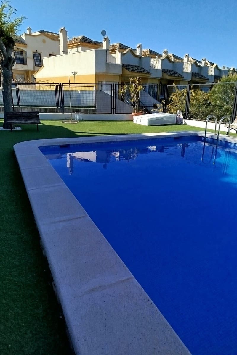 2 makuuhuone Omakotitalo myytävänä paikassa Los Balcones mukana uima-altaan - 199 900 € (Ref: 9748377)