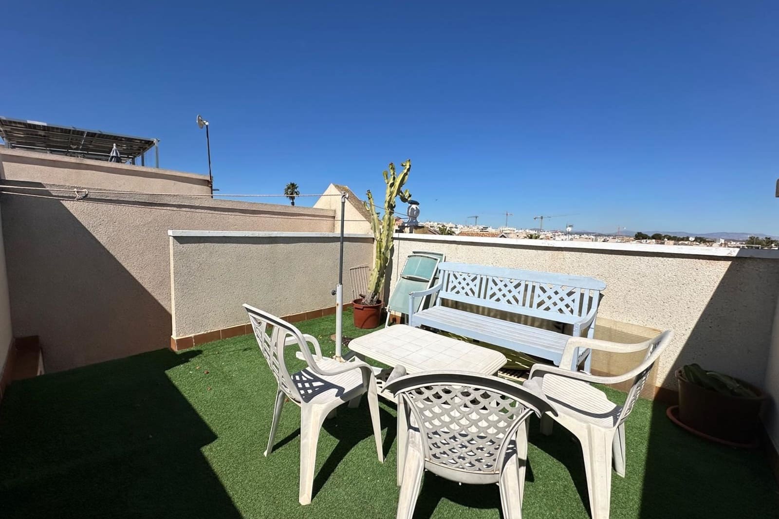 2 makuuhuone Omakotitalo myytävänä paikassa Los Balcones mukana uima-altaan - 199 900 € (Ref: 9748377)