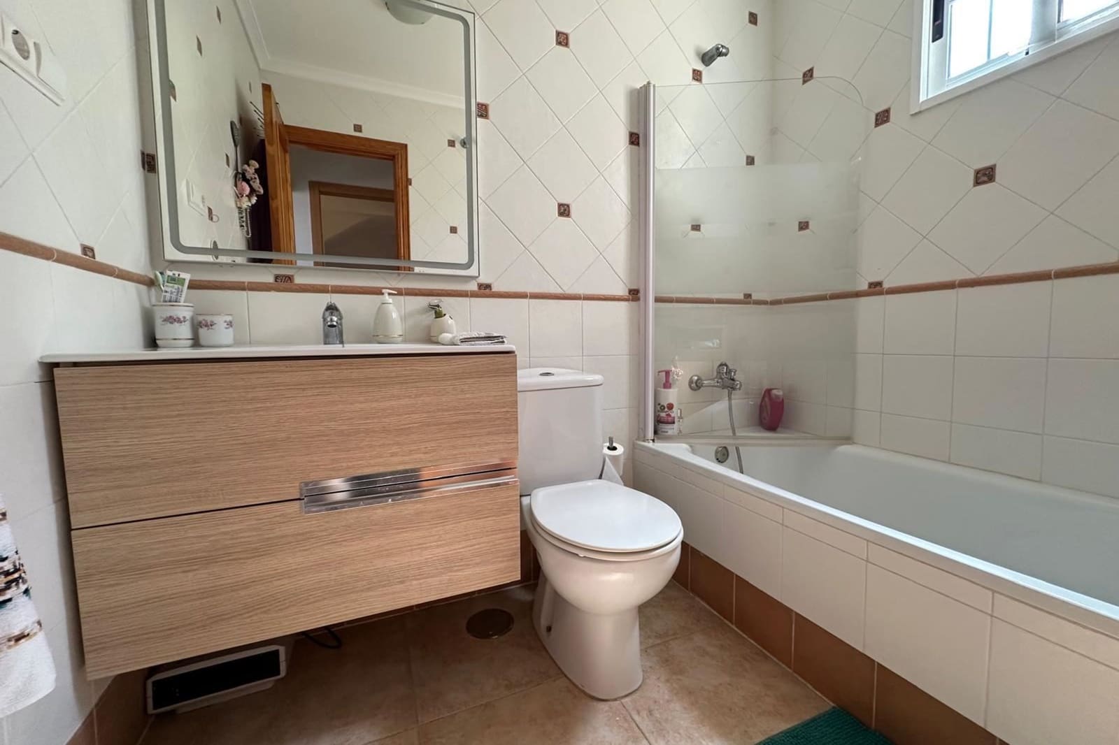 2 makuuhuone Omakotitalo myytävänä paikassa Los Balcones mukana uima-altaan - 199 900 € (Ref: 9748377)