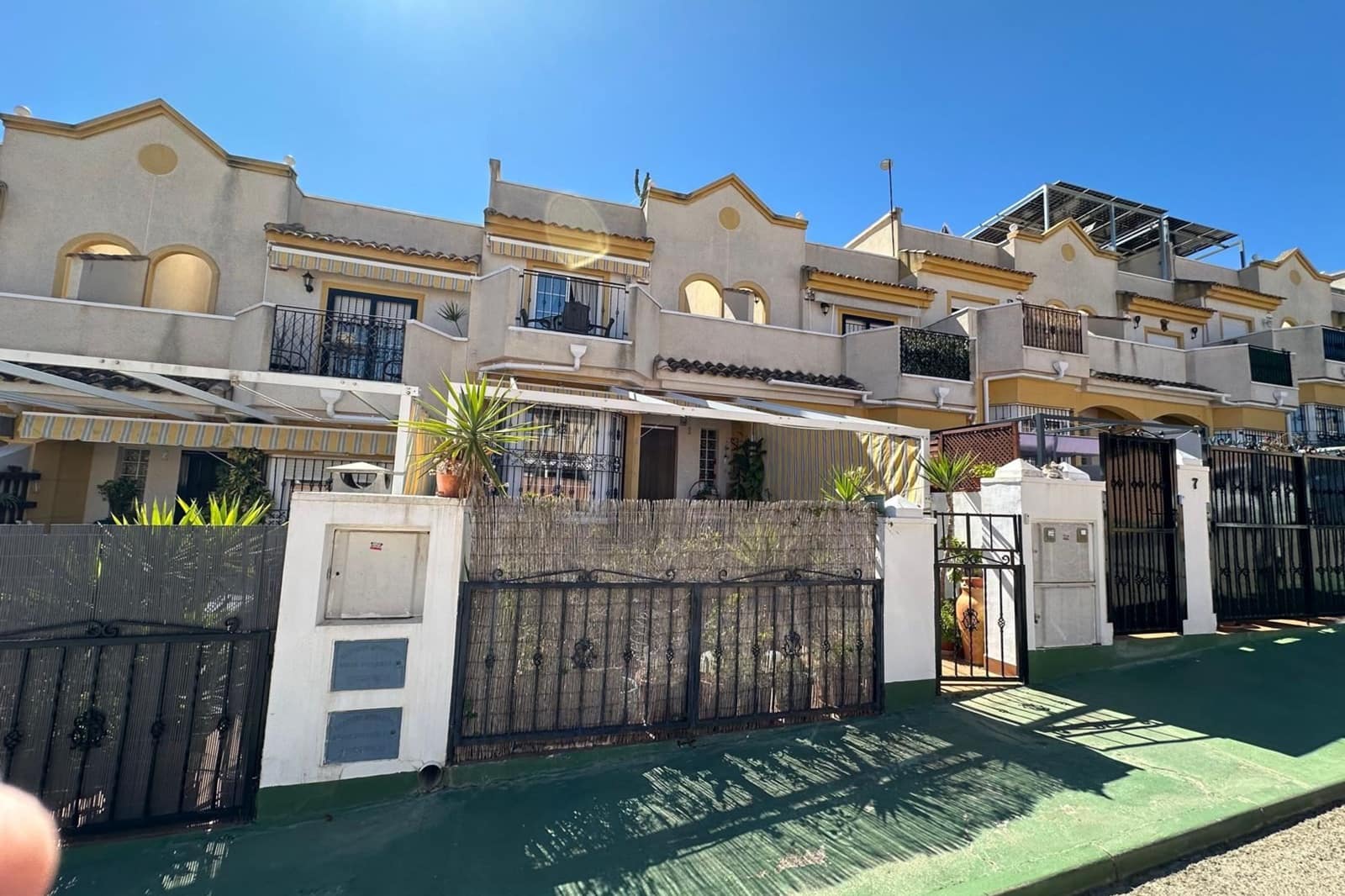 2 makuuhuone Omakotitalo myytävänä paikassa Los Balcones mukana uima-altaan - 199 900 € (Ref: 9748377)