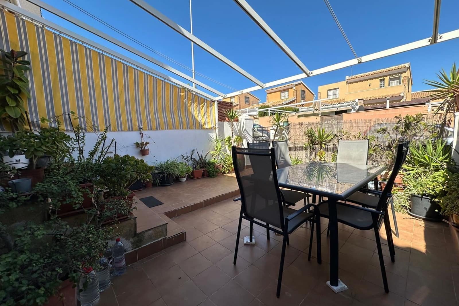 2 makuuhuone Omakotitalo myytävänä paikassa Los Balcones mukana uima-altaan - 199 900 € (Ref: 9748377)