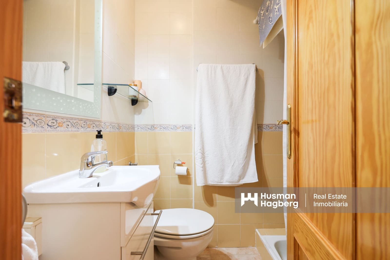 2 bedroom Townhouse for sale in Los Balcones with pool - € 199,900 (Ref: 9748377)