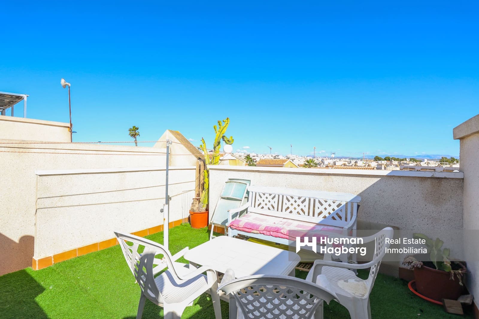 2 bedroom Townhouse for sale in Los Balcones with pool - € 199,900 (Ref: 9748377)