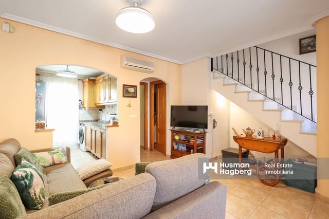 2 makuuhuone Omakotitalo myytävänä paikassa Los Balcones mukana uima-altaan - 199 900 € (Ref: 9748377)