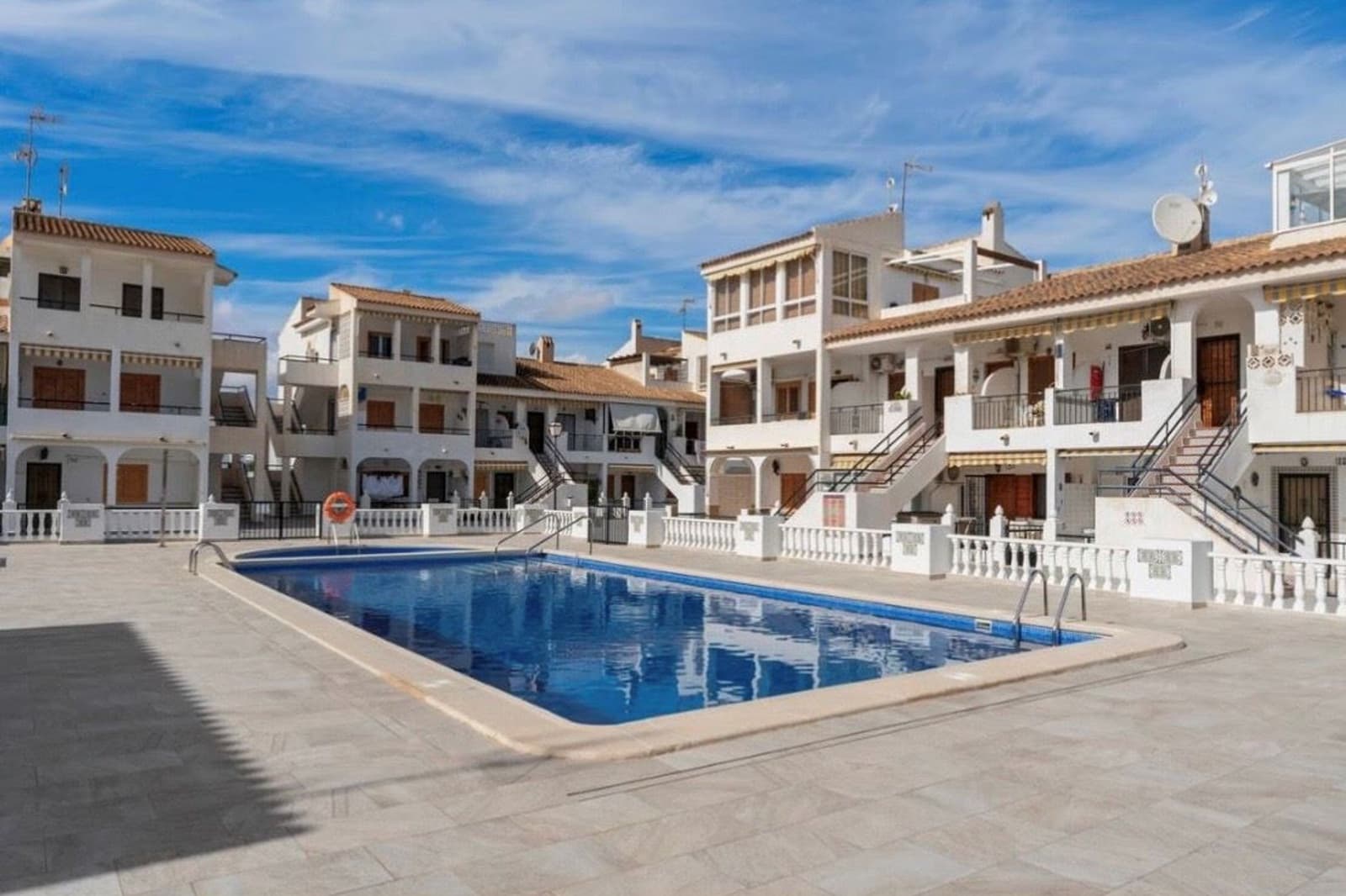 2 Zimmer Apartment zu verkaufen in Torrevieja mit Pool - 199.000 € (Ref: 9752469)