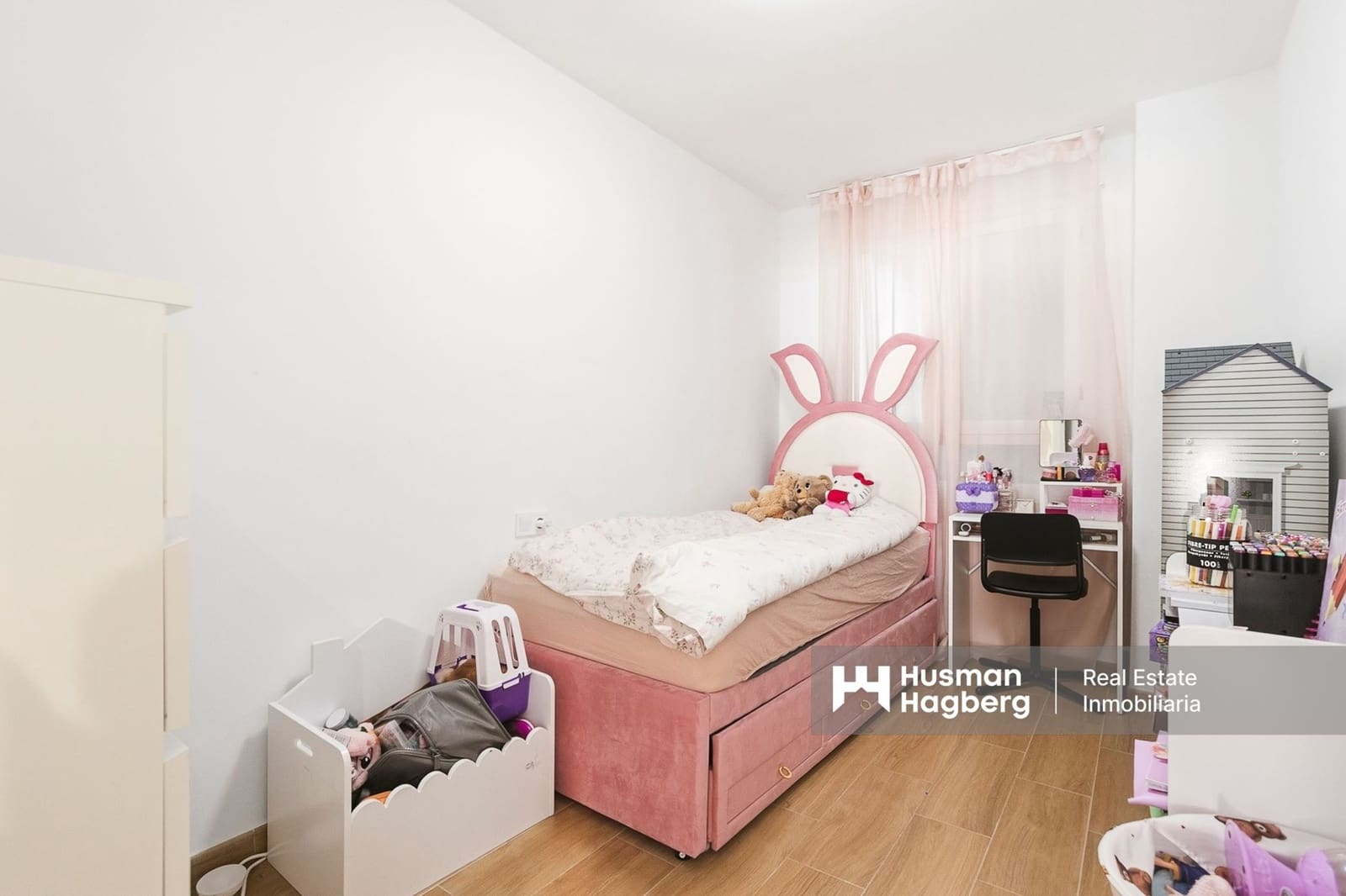 3 bedroom Apartment for sale in Torrevieja with pool - € 279,999 (Ref: 9756672)