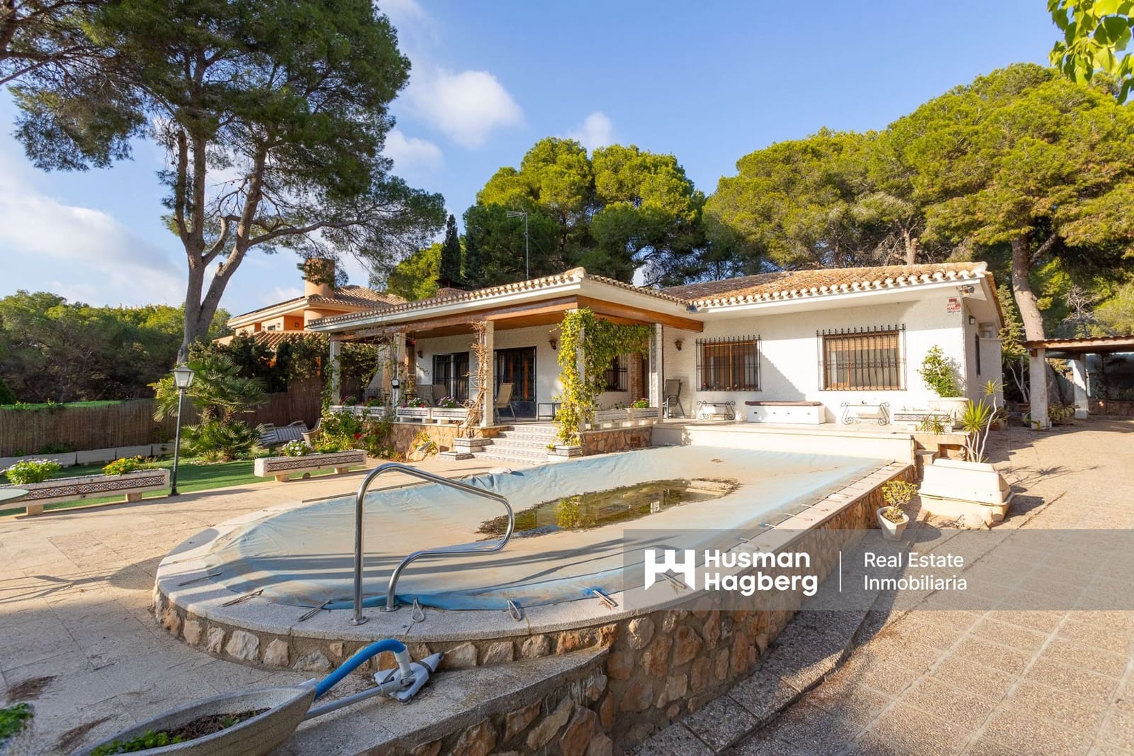 6 quarto Moradia para venda em Campoamor com piscina - 930 000 € (Ref: 9759405)