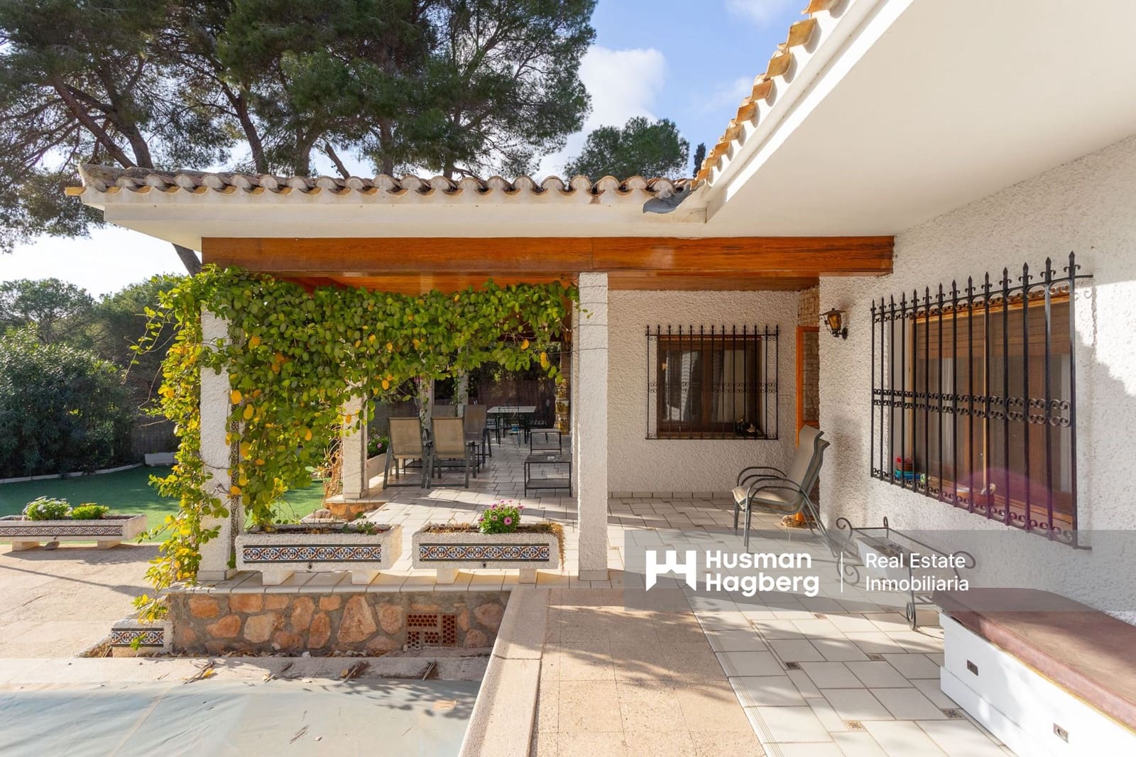 6 quarto Moradia para venda em Campoamor com piscina - 930 000 € (Ref: 9759405)