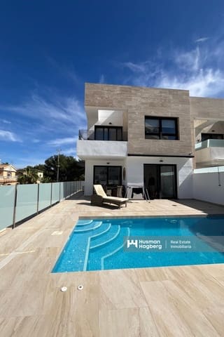 Chalet de 3 habitaciones en Villamartin, Orihuela en venta con piscina - 475.000 € (Ref: 9759406)