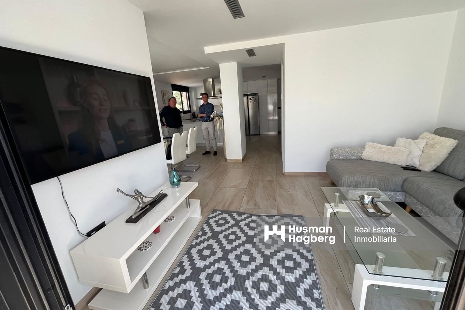 Chalet de 3 habitaciones en Villamartin en venta con piscina - 475.000 € (Ref: 9759406)