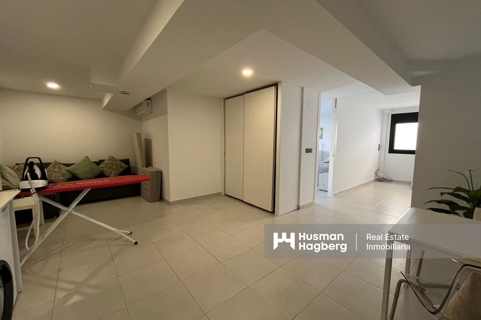 Chalet de 3 habitaciones en Villamartin en venta con piscina - 475.000 € (Ref: 9759406)