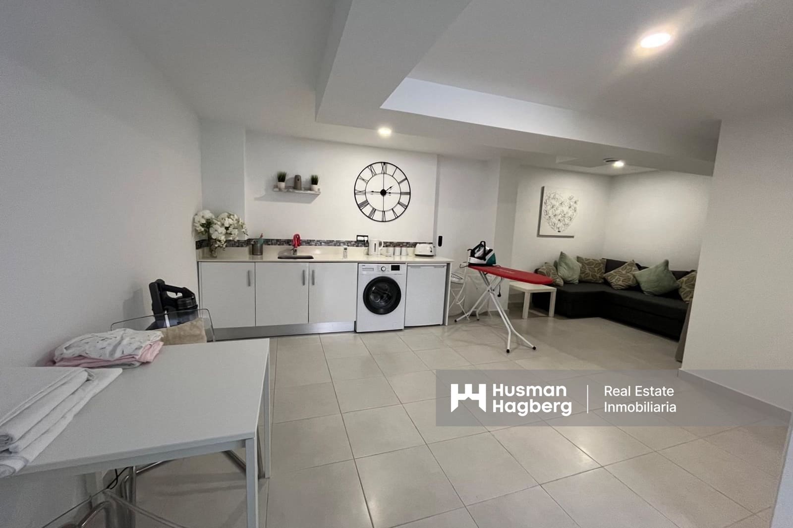 Chalet de 3 habitaciones en Villamartin en venta con piscina - 475.000 € (Ref: 9759406)