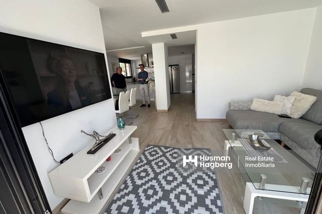 Chalet de 3 habitaciones en Villamartin, Orihuela en venta con piscina - 475.000 € (Ref: 9759406)