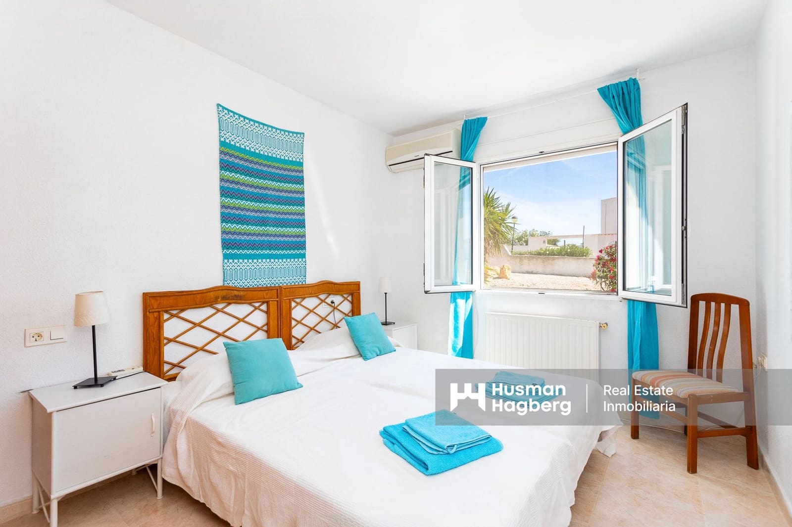 7 bedroom Villa for sale in Villamartin with pool - € 375,000 (Ref: 9759640)