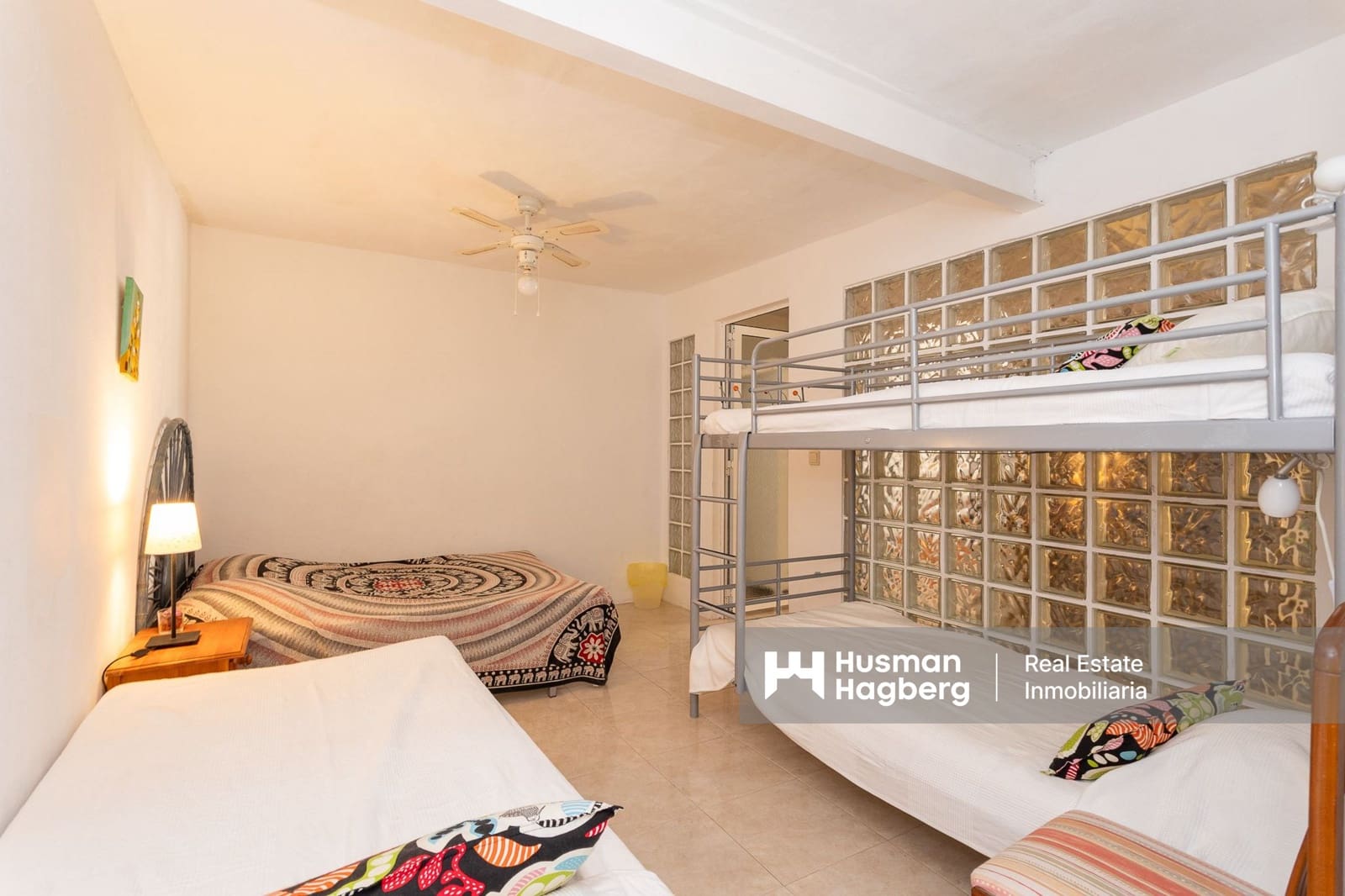 7 bedroom Villa for sale in Villamartin with pool - € 375,000 (Ref: 9759640)