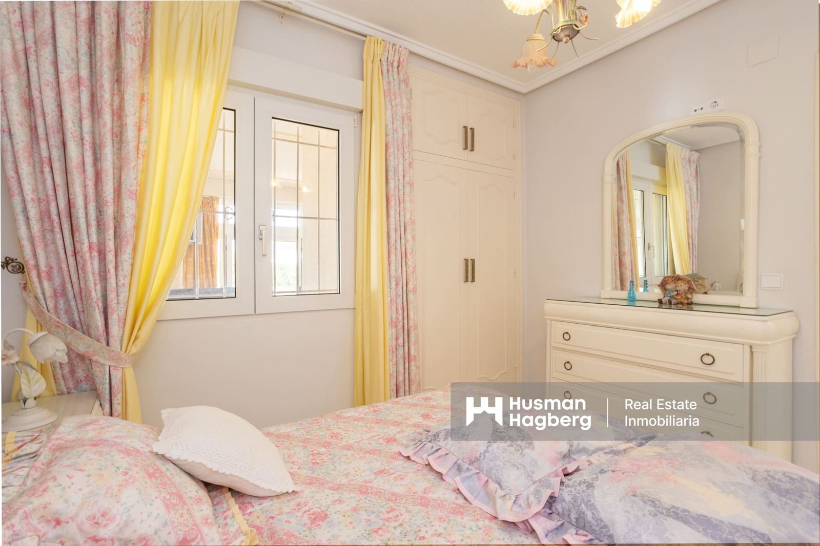 4 sypialnia Willa na sprzedaż w Villamartin z basenem - 699 900 € (Ref: 9759641)