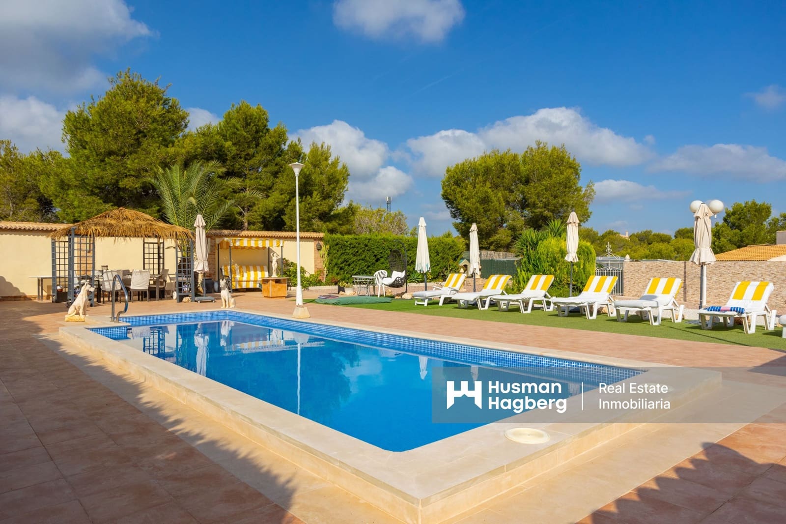 4 sypialnia Willa na sprzedaż w Villamartin z basenem - 699 900 € (Ref: 9759641)