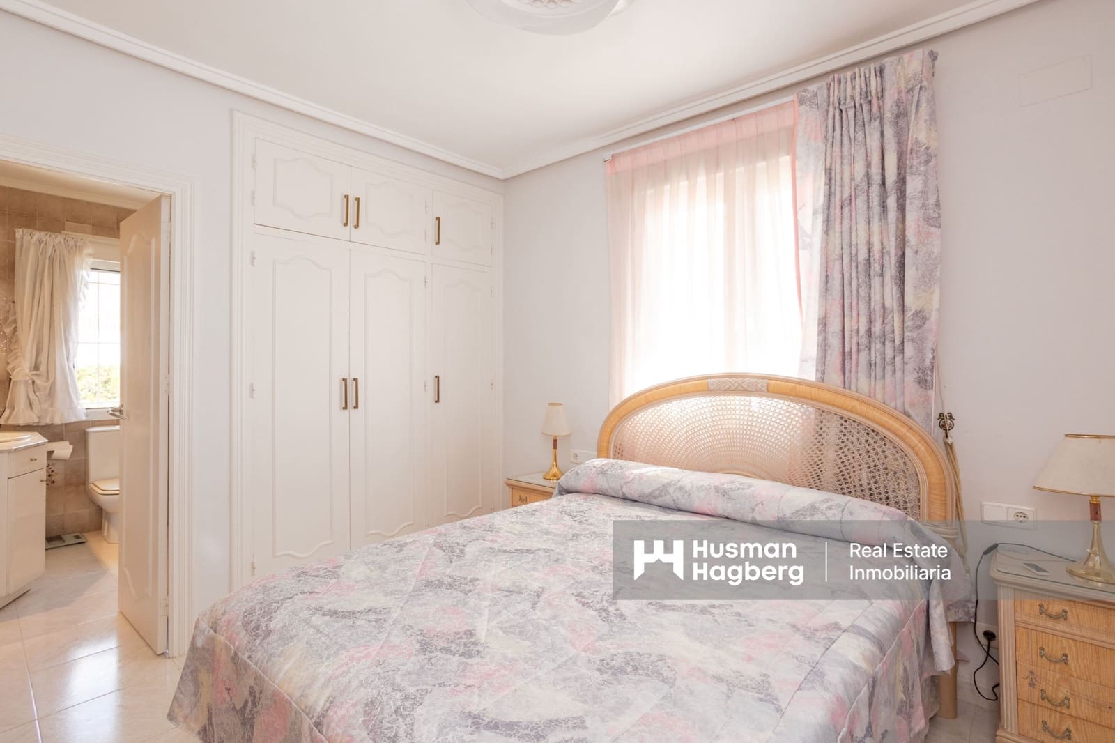 4 sypialnia Willa na sprzedaż w Villamartin z basenem - 699 900 € (Ref: 9759641)