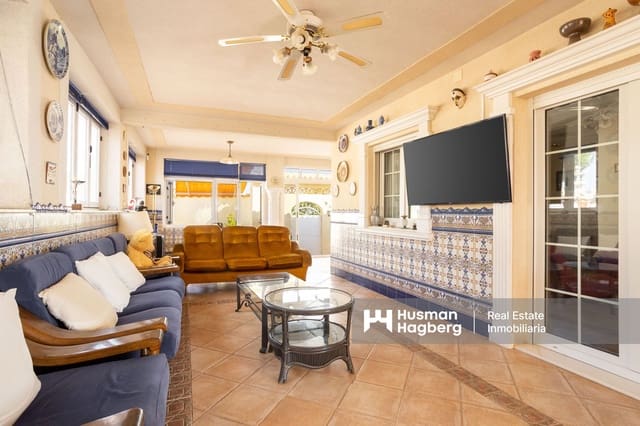 4 sypialnia Willa na sprzedaż w Villamartin, Orihuela z basenem - 699 900 € (Ref: 9759641)