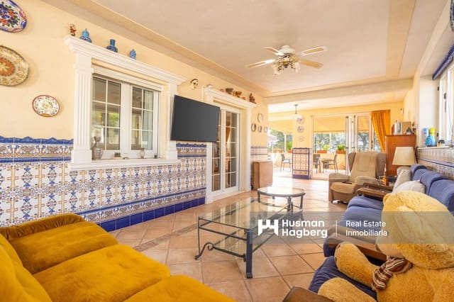 4 sypialnia Willa na sprzedaż w Villamartin, Orihuela z basenem - 699 900 € (Ref: 9759641)