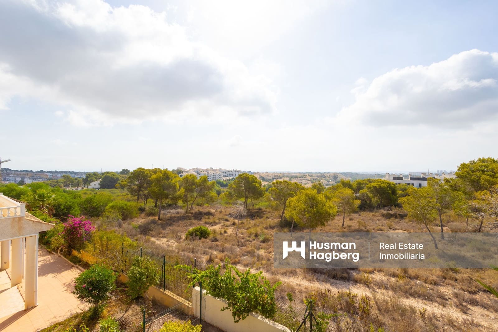 4 sypialnia Willa na sprzedaż w Villamartin z basenem - 699 900 € (Ref: 9759641)