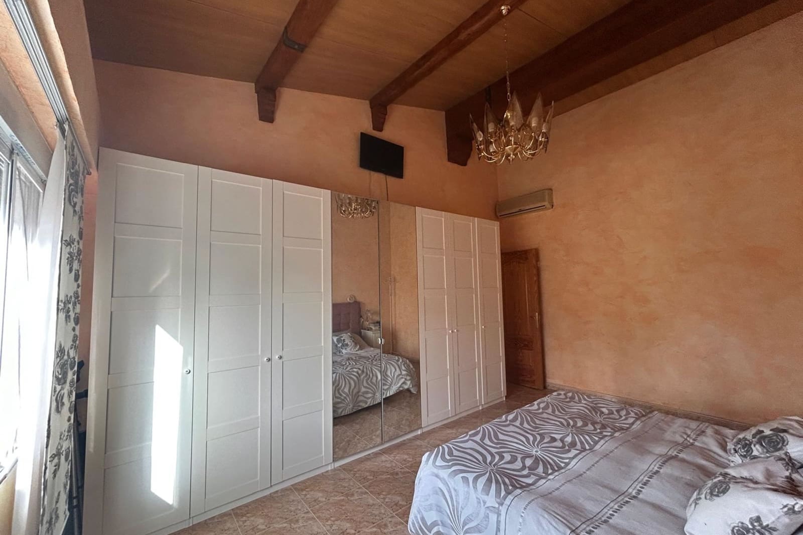 5 makuuhuone Omakotitalo myytävänä paikassa Alicante kaupunki mukana uima-altaan - 325 000 € (Ref: 9761386)