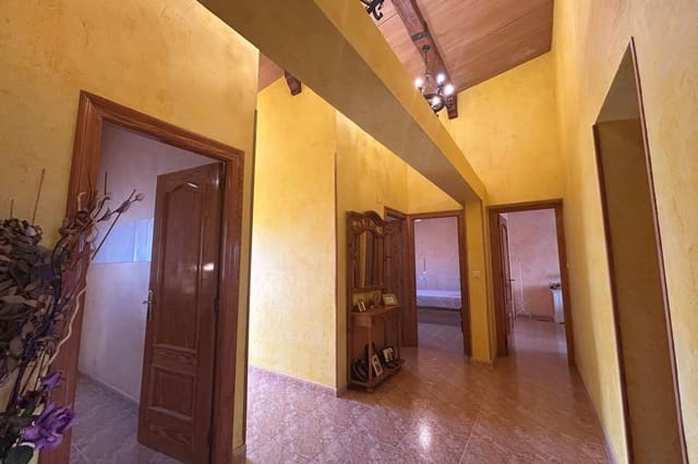 5 soveværelse Byhus til salg i Alicante by med swimmingpool - € 325.000 (Ref: 9761386)