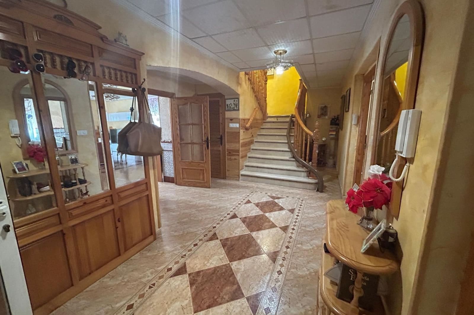 5 makuuhuone Omakotitalo myytävänä paikassa Alicante kaupunki mukana uima-altaan - 325 000 € (Ref: 9761386)