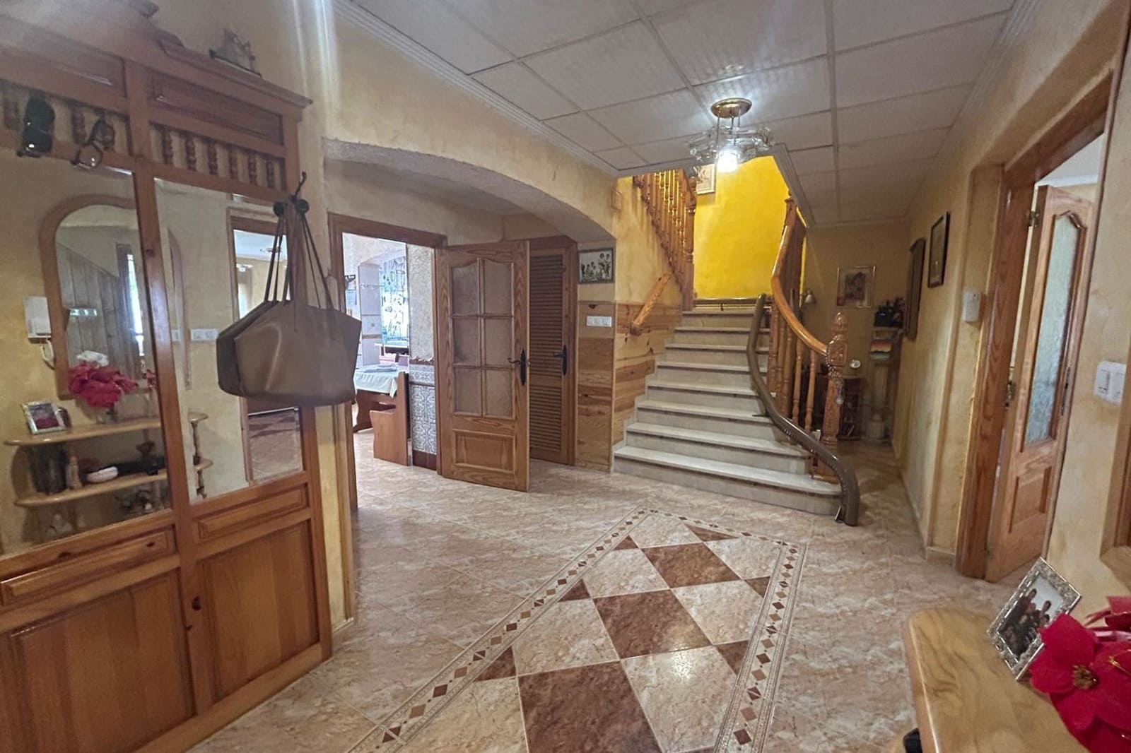 5 makuuhuone Omakotitalo myytävänä paikassa Alicante kaupunki mukana uima-altaan - 325 000 € (Ref: 9761386)