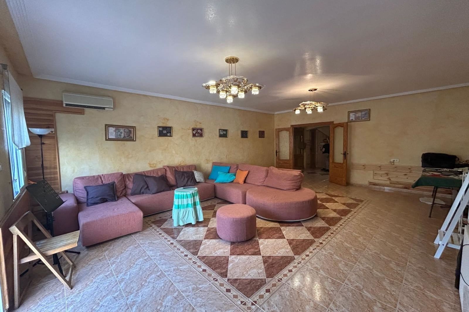 5 makuuhuone Omakotitalo myytävänä paikassa Alicante kaupunki mukana uima-altaan - 325 000 € (Ref: 9761386)